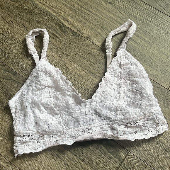 No Boundaries Other - White lace bra